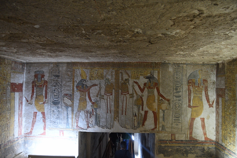 25 MAK_5980.jpg - Tomba della regina Tausert (... – 1189 a.C. circa) sposa di Seti II e madre di Siptah del quale, data la giovane età, fu dapprima coreggente e poi successore alla sua prematura morte Il regno di Tausert venne associato alla guerra di Troia.